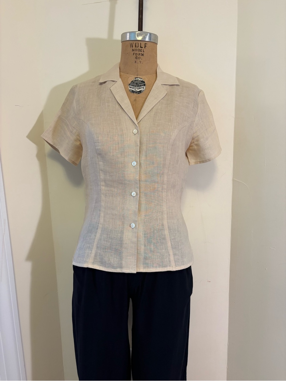 Banana Republic Cream Short-Sleeve Button-Front Linen Shirt